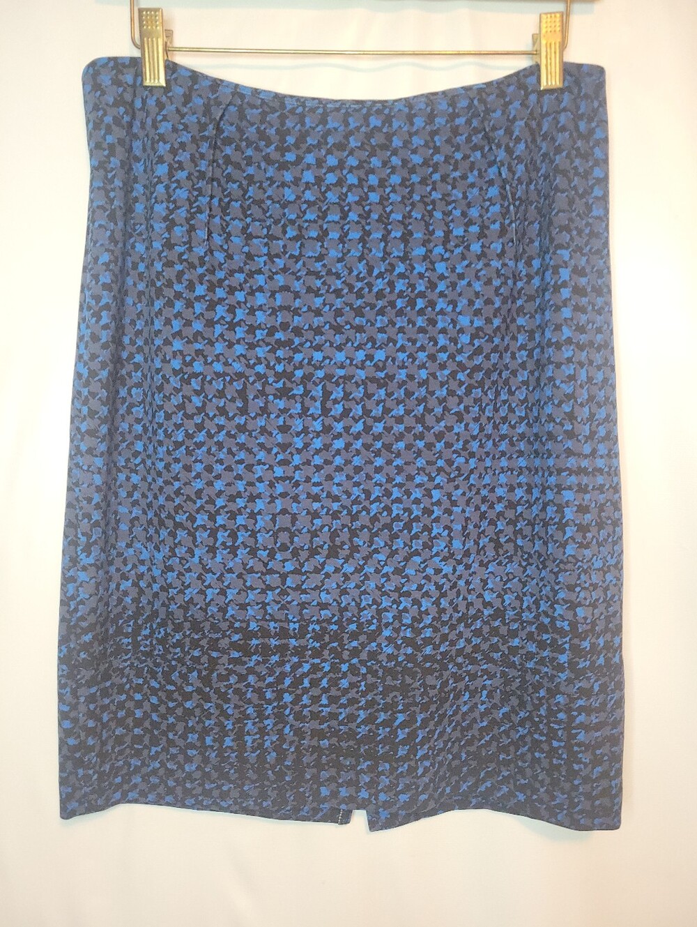 Lord & Taylor Abstract Houndstooth Inspired Blue and Black Printed Pencil Skirt